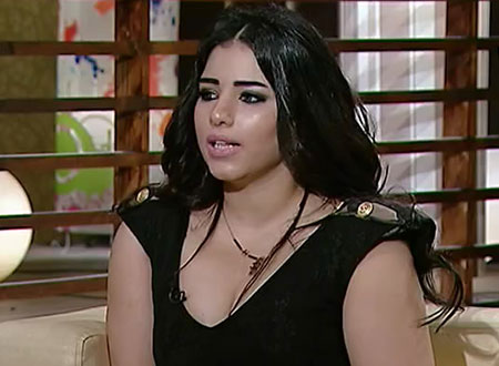 مروة نصر قلقة على والدتها.. شاهد