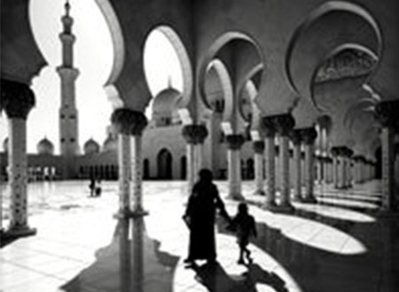 «فضاءات من نور» للتصوير في مركز جامع الشيخ زايد