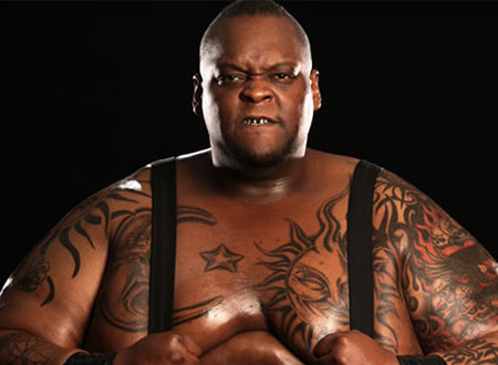 وفاة المصارع بيج دادي بسبب وزنه