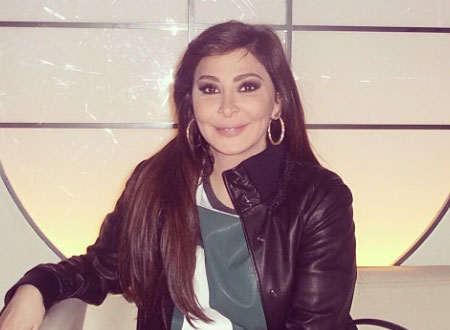 إليسا: ما يحدث في سوريا كارثة ولبنان تحتاج للانتماء وليس للثورة!