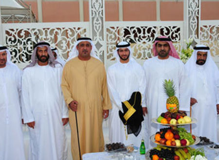 سلطان بن خليفة يحضر أفراح الكعبي والشرياني