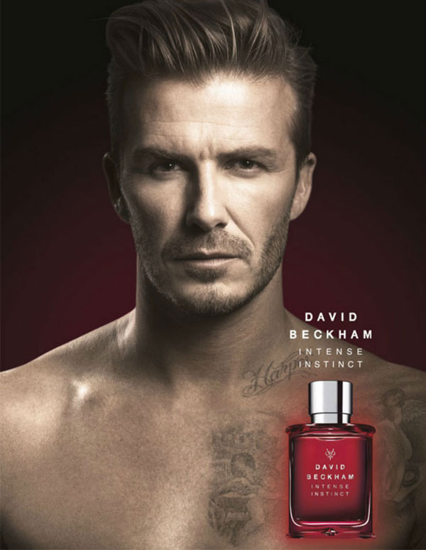 صورة هاربر.. أحدث وشم لديفيد بيكهام على رقبته!.. شاهد