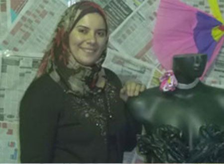 أول فستان مصري من أكياس القمامة