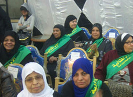 محافظ كفر الشيخ يكرم أمهات جمعية الإيمان