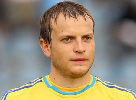 أوليج جوزيف ينجو من الموت بعدما بلع لسانه.. صور وفيديو