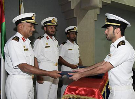 تخريج دورة ضباط تخصصية جديدة في الإمارات