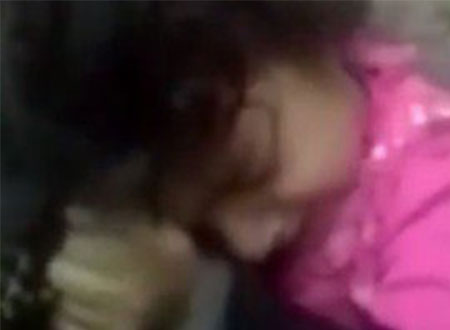 فيديو.. طفلة سعودية تبكى بحرارة عقب سماعها وفاة الملك عبد الله