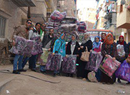 شباب الخير يواصلون توزيع البطاطين فى محافظة الإسكندرية