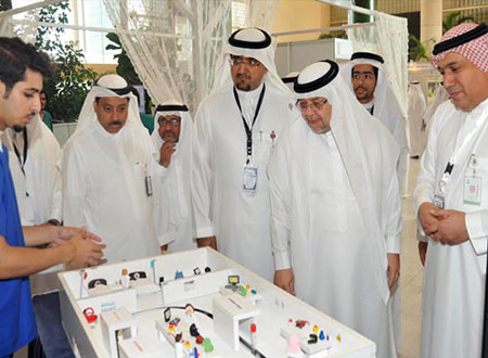 افتتاح الملتقى العلمي الطلابي بجامعة الملك عبدالعزيز