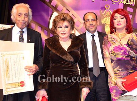 تكريم ليلى علوي ونبيلة عبيد في افتتاح مهرجان المركز الكاثوليكي.. صور