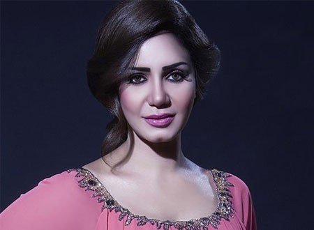 نقل الفنانة إيناس عز الدين للعناية المركزة بعد تعرضها لحادث سير مروع.. شاهد