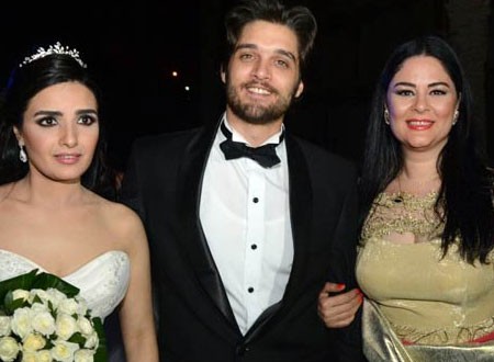 ياسمين جيلاني وعمر خورشيد يحتفلان بزفافهما وسط نجوم الفن.. صور