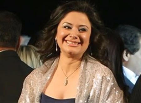 أول تعليق من مذيعة «Yes I am Famous» على واقعة حذاء ميسي