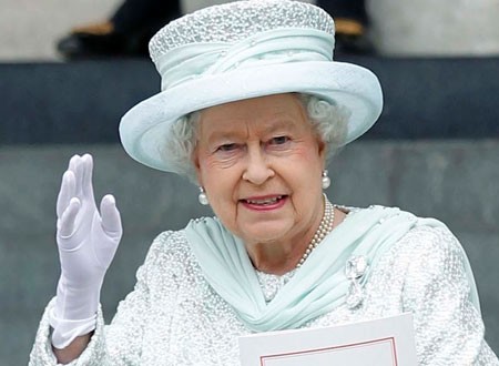 الملكة إليزابيث تطرح شقتين للإيجار بأحد قصورها 