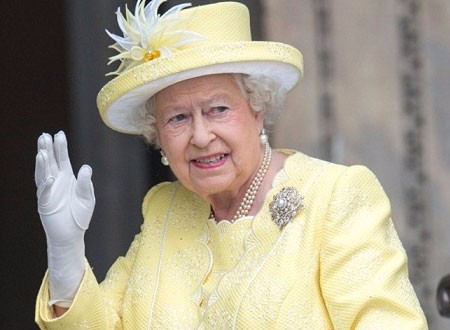 لماذا تحتفل الملكة التسعينية بعيد ميلادها مرتين كل عام؟  