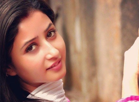 تكفير الفنانة سناء الشيخ بسبب \"النقطة الحمراء\"!