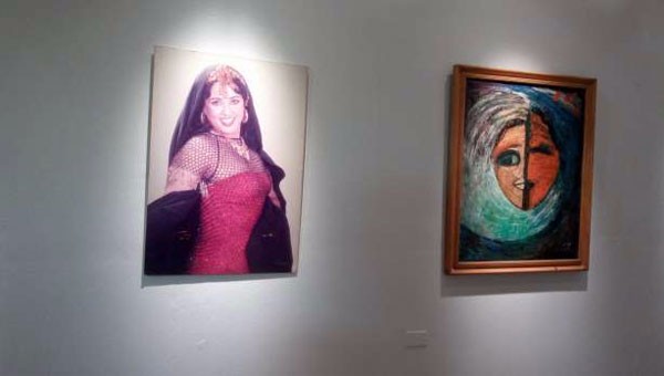 معرض فني للوحات معالي زايد