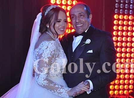 ابنة أحمد صيام تتألق بأكثر من فستان في حفل زفافها وأحدهما صادم.. صور