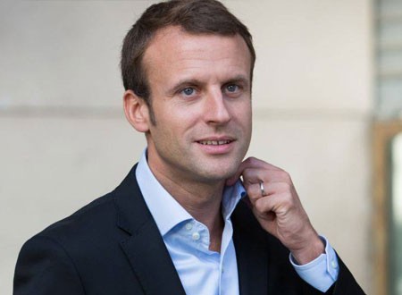 شاهد صورة للرئيس الفرنسي الجديد إيمانويل ماكرون أشعلت قلوب الفتيات 