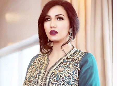 أسماء المنور على الإفطار مع الفنانة المغربية حكمت.. صور