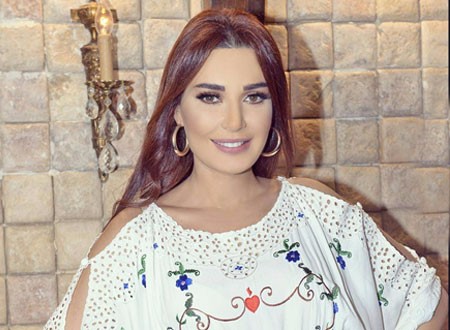 سيرين عبدالنور تفوز بجائزة أفضل ممثلة عربية.. شاهد