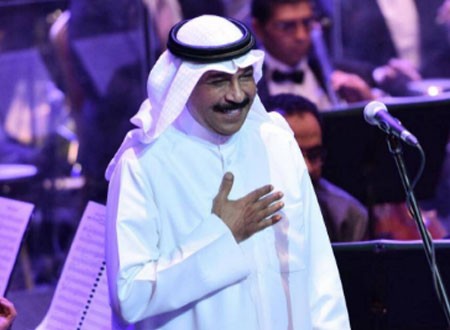 نقل الفنان عبدالله الرويشد إلى المستشفى وإلغاء حفله بالسعودية