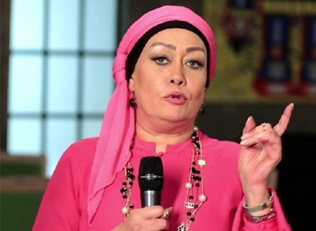 هالة فاخر ترد على منتقدي ظهورها بالباروكة في أعمالها وتخليها عن الحجاب