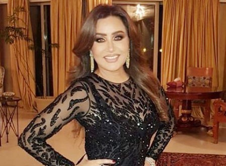 لطيفة تحرج نانسي عجرم في حفل زفاف لبناني خاص.. فيديو