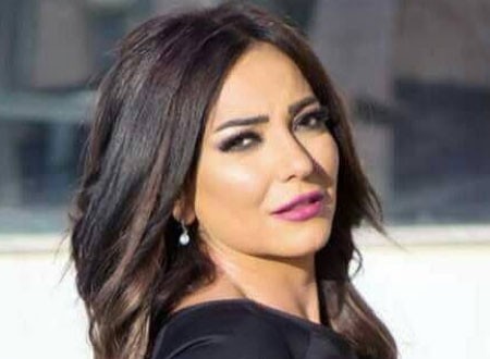 أمل عرفة مذيعة لأول مرة.. شاهد