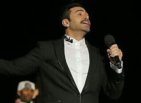تامر حسني يشعل حفل وصول مجسم كأس العالم بالجونة.. صور