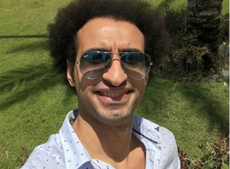 هل هناك صلة قرابة بين علي ربيع ومحمد صلاح؟