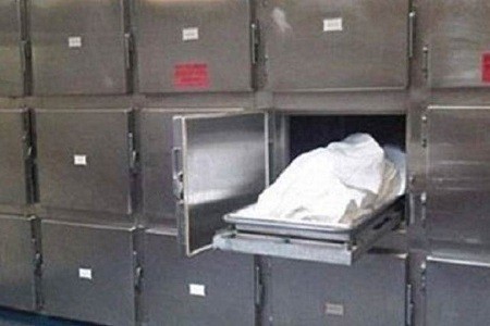 استخراج سيدة من ثلاجة المشرحة حية بعد الإعلان عن وفاتها