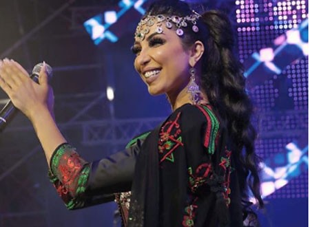 دنيا بطمة ترقص على أغنية مهرجانات في مصر.. فيديو