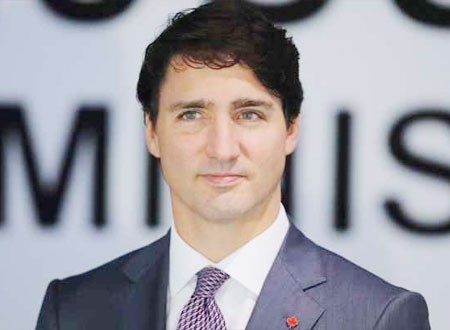 خبيرة: لحية رئيس الوزراء الكندي جاستن ترودو للهروب من لقب الفتى الوسيم.. صور