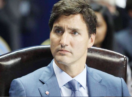 كندي يصرخ في وجه رئيس الوزراء جاستن ترودو ويلقنه درسا.. فيديو