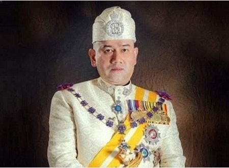 ملك ماليزيا السابق محمد الخامس يطلق ملكة جمال روسيا