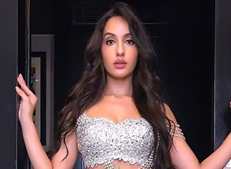 الممثلة الهندية نورا فتحي تجيد الرقص الشرقي.. فيديو