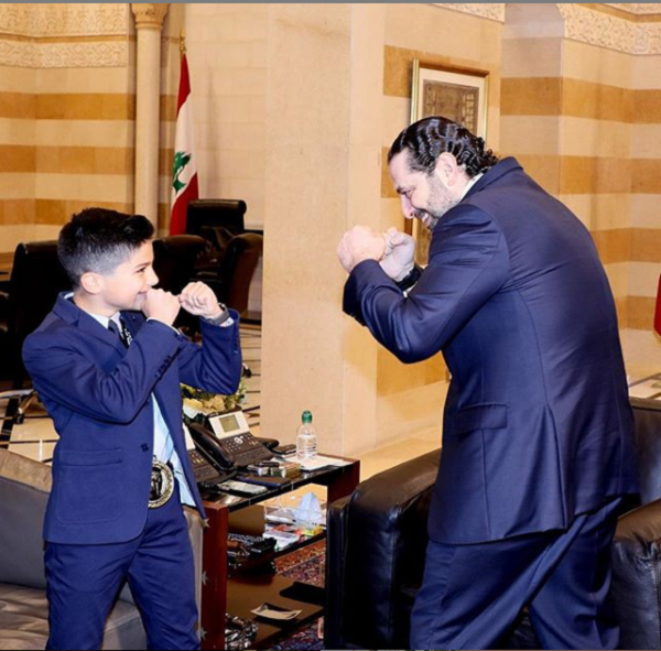 سعد الحريري في مباراة ملاكمة مع الطفل صائب بطل العالم