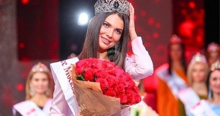 صورة استجمام تجرد ملكة جمال روسية من لقبها