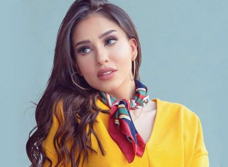 بعد إصابتها بورم في المخ.. الفنانة البحرينية صابرين تسافر للعلاج.. فيديو