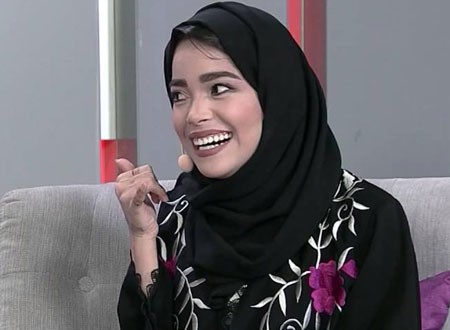 الفنانة الإماراتية مشاعل الشحي تتخلى عن حجابها تماما.. فيديو