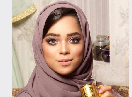 الفنانة الإماراتية مشاعل الشحي تبرر خلعها حجابها