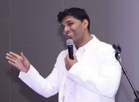وفاة الممثل والستاند أب كوميدي مانجوناث نايدو أثناء عرض في دبي