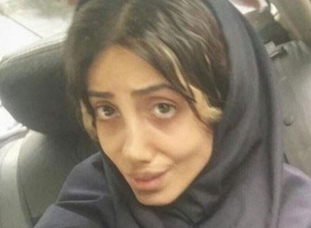 4 تهم.. دفعت الشرطة الإيرانية لاعتقال شبيهة أنجلينا جولي.. صور