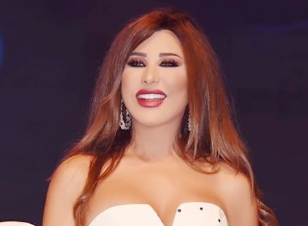 نجوى كرم تحتفل بعيد ميلادها مع الفانز في بيروت بأجواء صاخبة.. صور