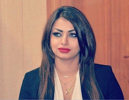 رد فعل المذيعة العراقية سحر جميل بعد تلقيها نبأ وفاة شقيقها على الهواء.. صور وفيديو