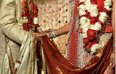 نهاية درامية لحفل زفاف بالهند.. هروب والد العريس مع والدة العروس