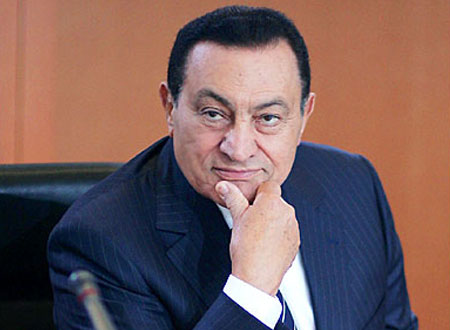 مبارك يستنجد بقادة العالم لإنقاذه من الإعدام 