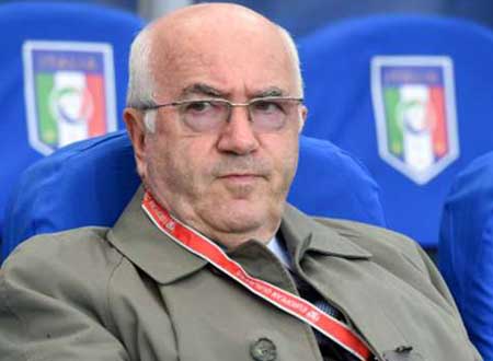 إيقاف رئيس الاتحاد الإيطالي لكرة القدم كارلو تافيكيو