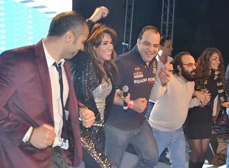 أمينة تشعل المسرح رقصاً وغناءً بمشاركة أبوالليف.. صور